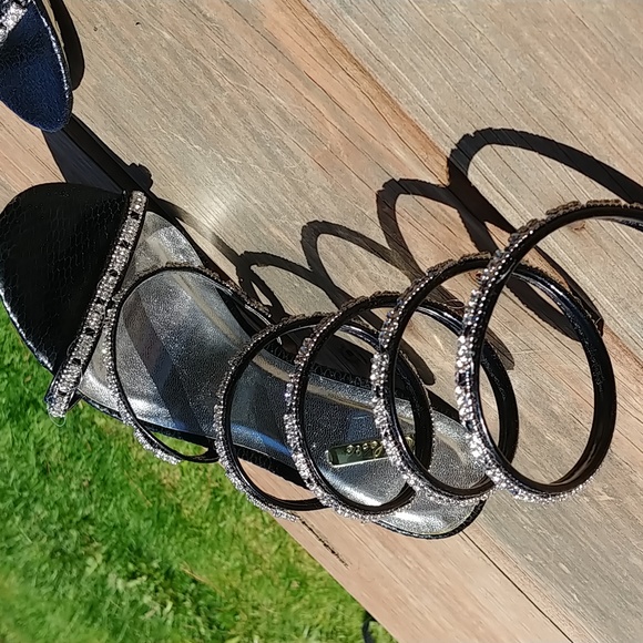 *NEW* Sexy spiral rhinestone heels - Picture 8 of 17